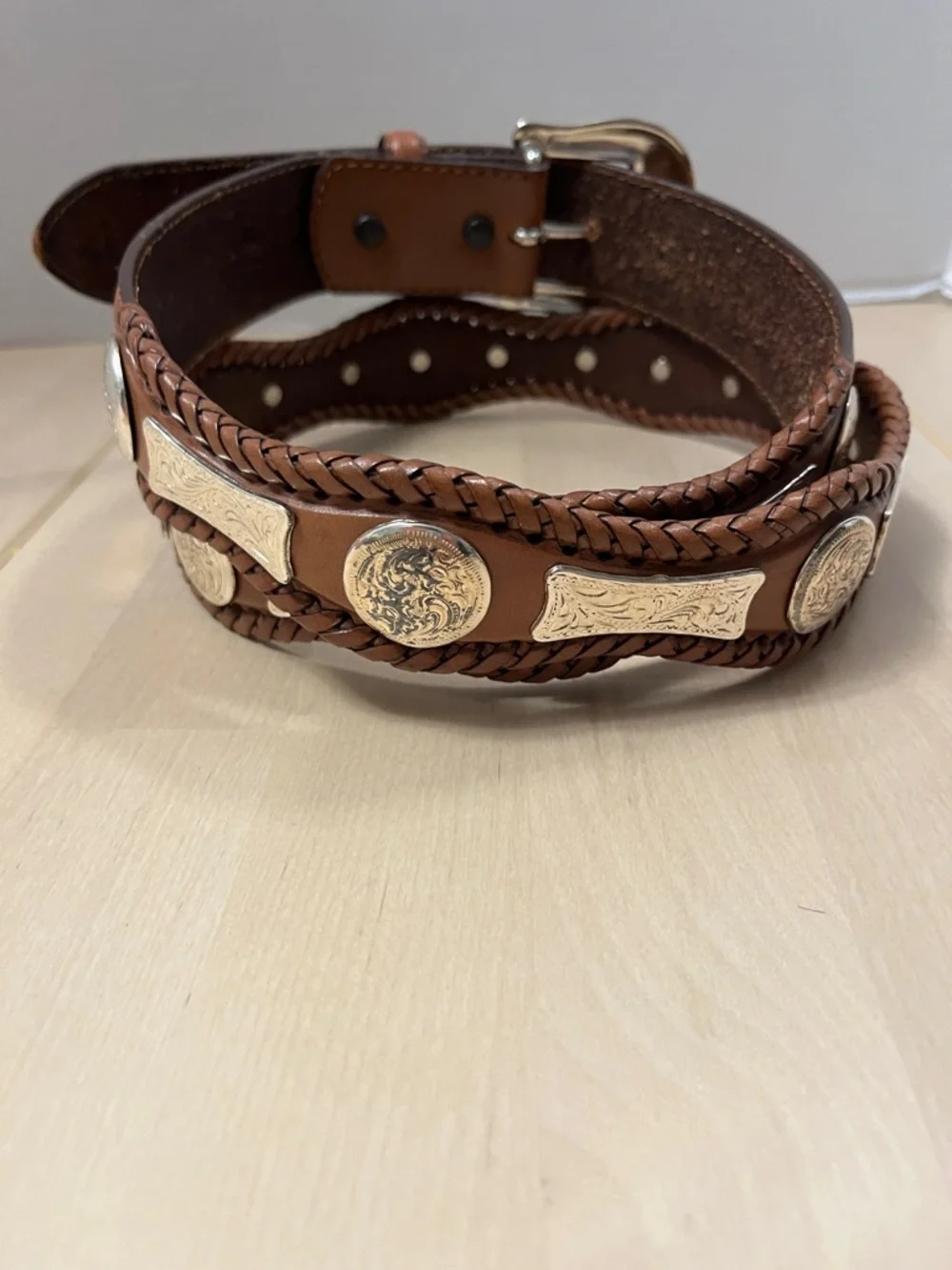 Tony Lama Brown Leather Scalloped Belt w/ Silver Tone Conchos Mens 42